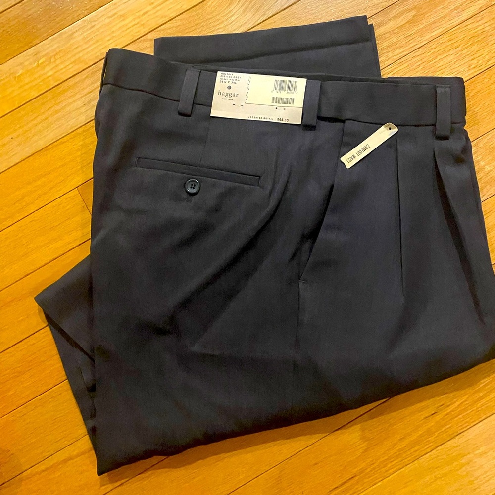 Men's NWT Haggar dress pants 36x34 medium gray comfort stretch dress pants